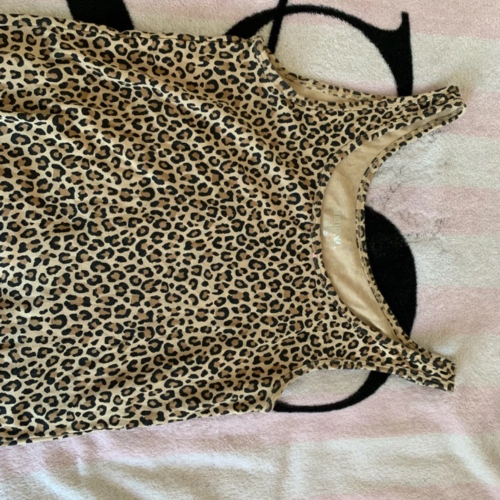 Cheetah print cropped tank top